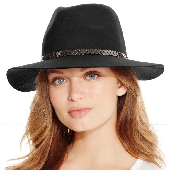 BCBGeneration Accessories - NWT BCBG Chained Panama Wool Hat